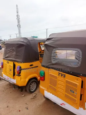TVS Apache 160 4V 2023 Yellow