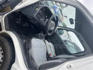 Toyota HiAce 1999 White