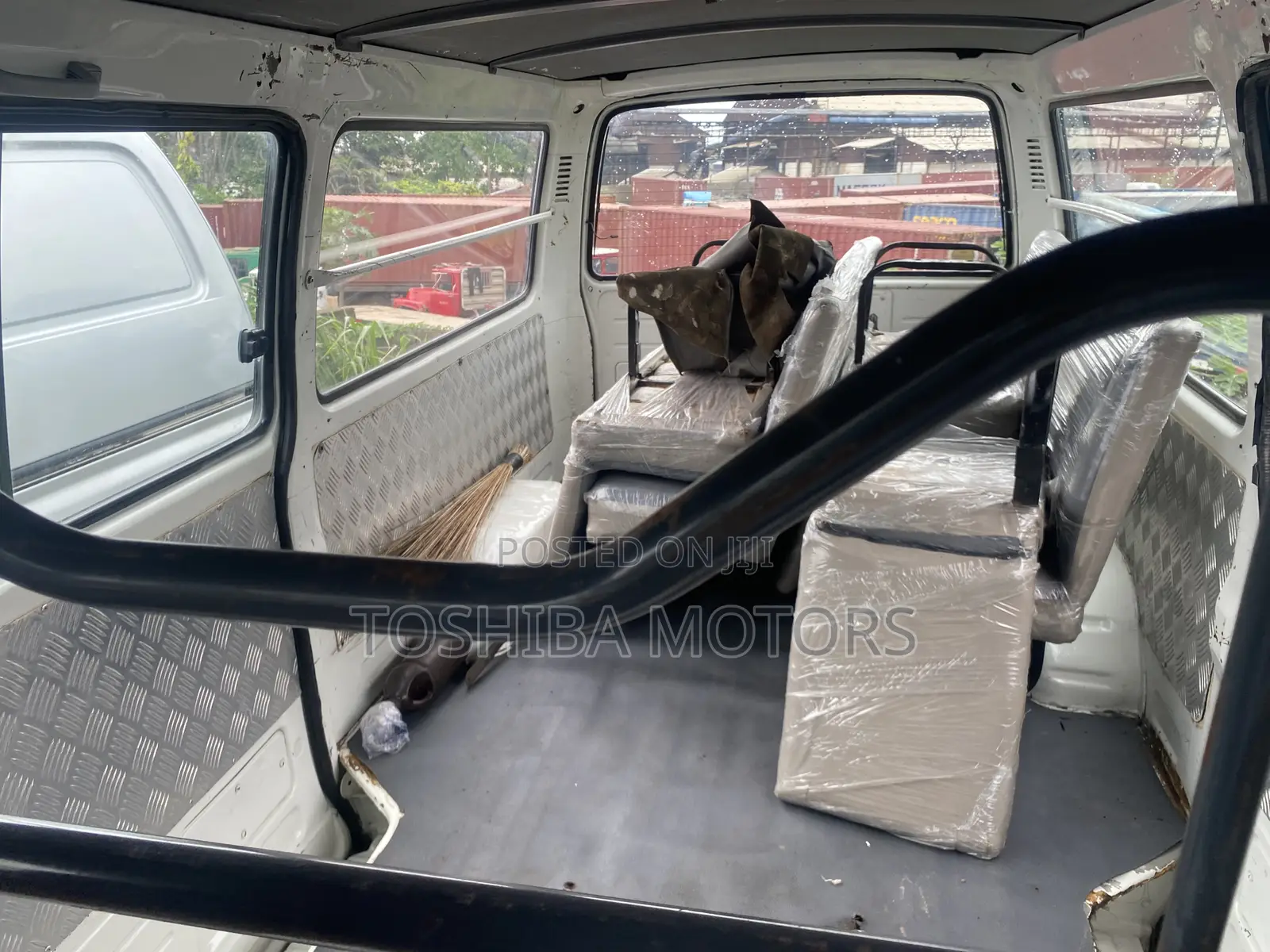 Toyota HiAce 1999 White