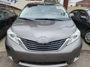 Toyota Sienna LE 8 Passenger 2012 Gray
