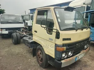 Toyota Dyna 250 Truck 6 Tyres (Tokunbo ) Diesel