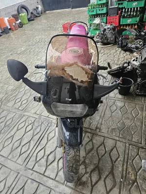 Suzuki SFV650 2000 Orange