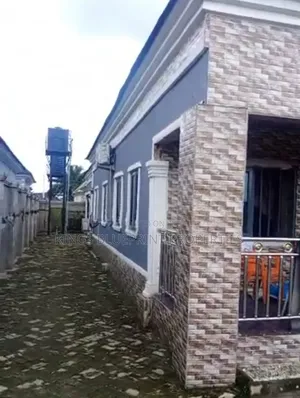 3bdrm Bungalow in Ugolo, Warri for sale