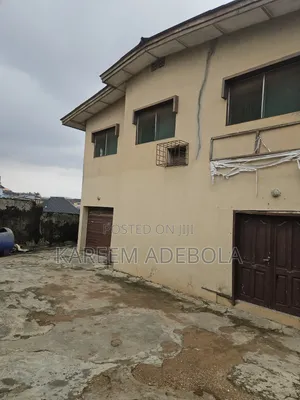 3bdrm Block of Flats in Shobowale, Berger for rent