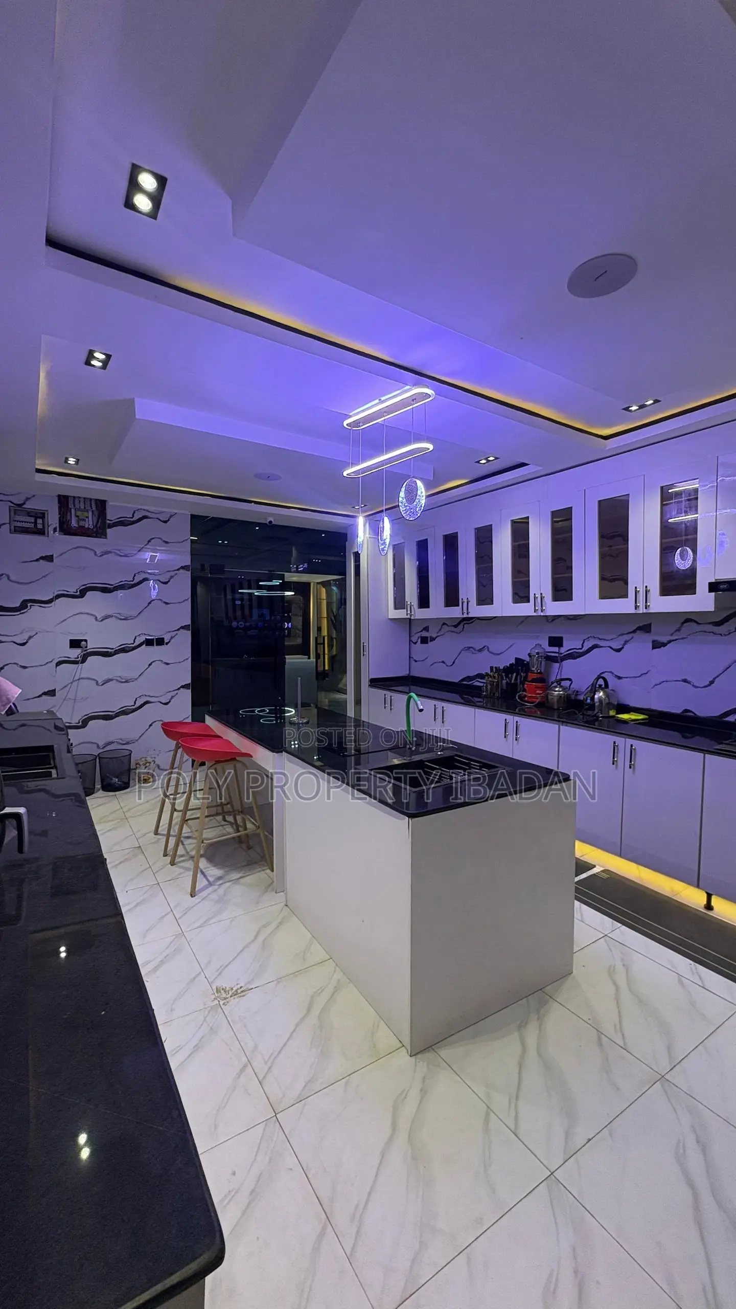 2,3 4 Bedroom Shortlet Apartments