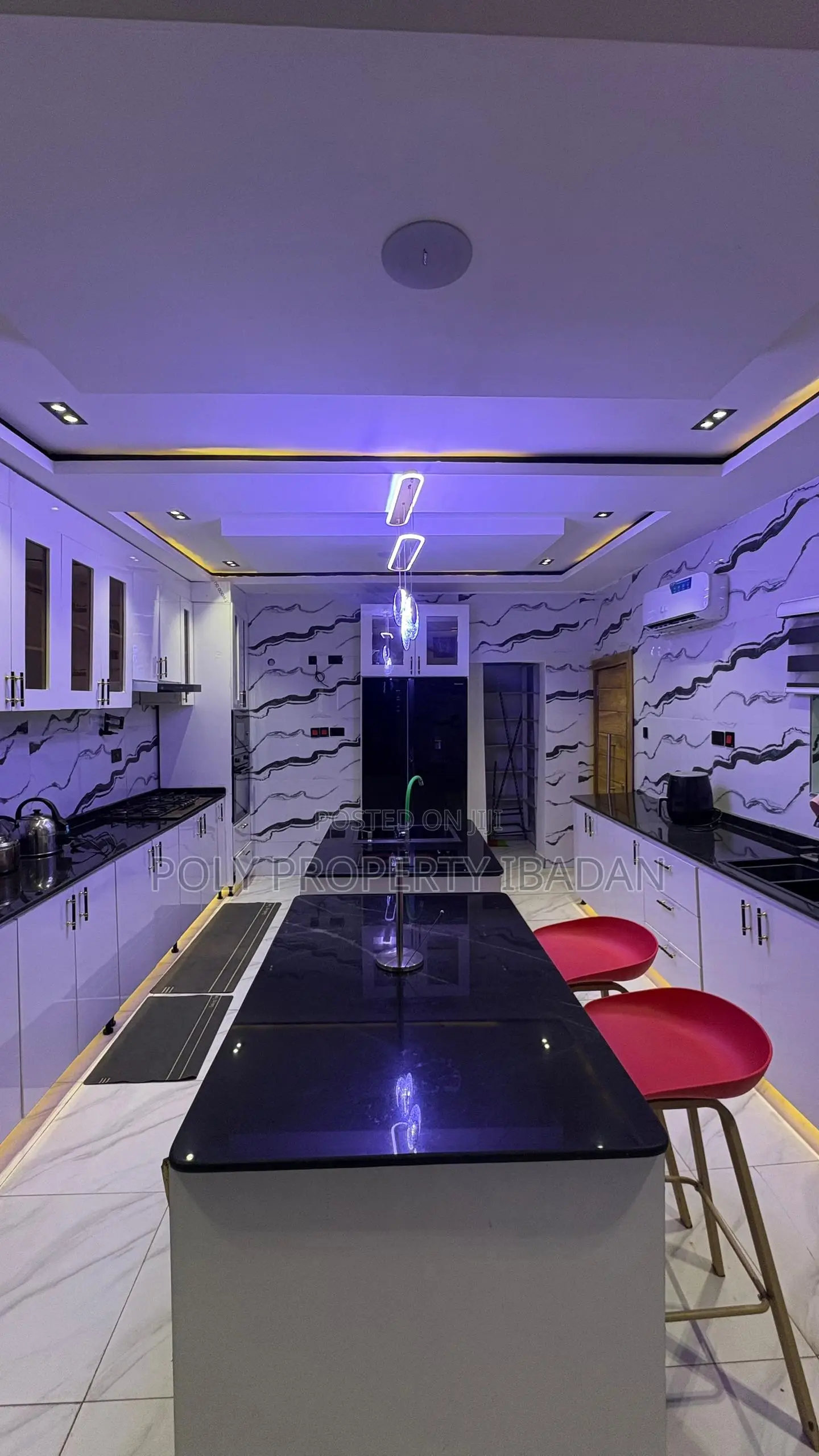 2,3 4 Bedroom Shortlet Apartments