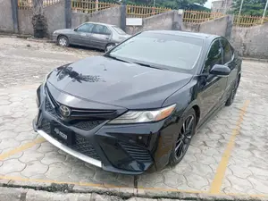 Photo - Toyota Camry 2018 Black