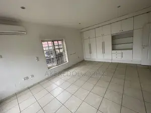 3bdrm Block of Flats in Wuse 2 for rent