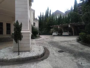 9bdrm Mansion in Wuse 2 By Maitama for sale