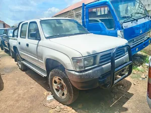 Toyota Hilux 1998 White