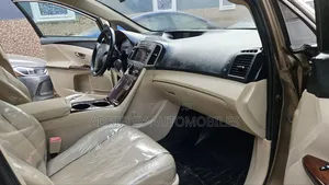 Toyota Venza V6 AWD 2010 Brown