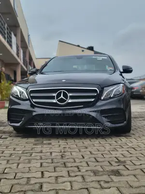 Photo - Mercedes-Benz E300 2017 Black