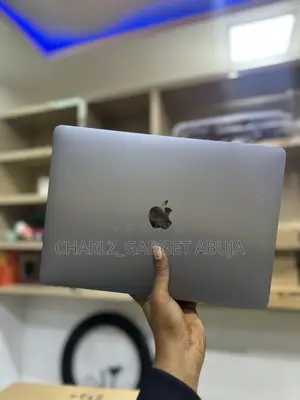 Laptop Apple MacBook Pro 2022 M2 8GB Apple M2 SSD 256GB