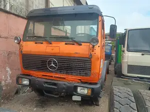 Mercedes-Benz 1999 Orange