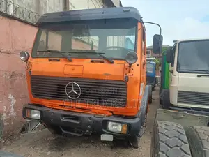 Mercedes-Benz 1999 Orange