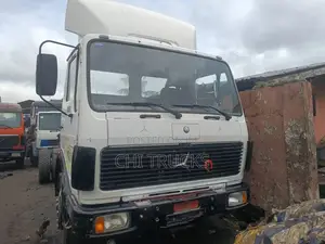 Mercedes Benz 1217 Cap and Chassis Truck 10bolt