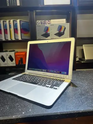 Laptop Apple MacBook Air 2017 8GB Intel Core I5 SSD 128GB