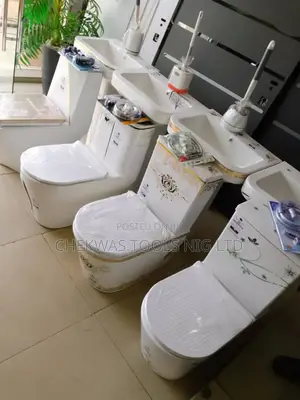 High-Quality England Water Closet