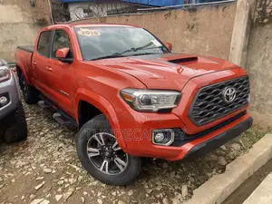 Toyota Tacoma 4dr Double Cab 2016 Orange