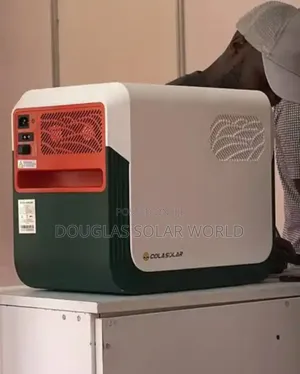 Cola Solar 3.6 KWH 1200w Output Solar Generator