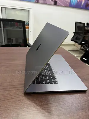 Laptop Apple MacBook Pro 2019 16GB Intel Core i7 SSD 512GB