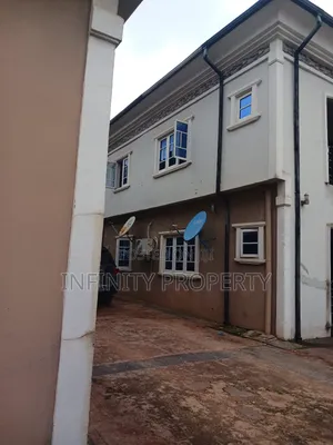 3bdrm Block of Flats in Ugbor Estate, Benin City for sale
