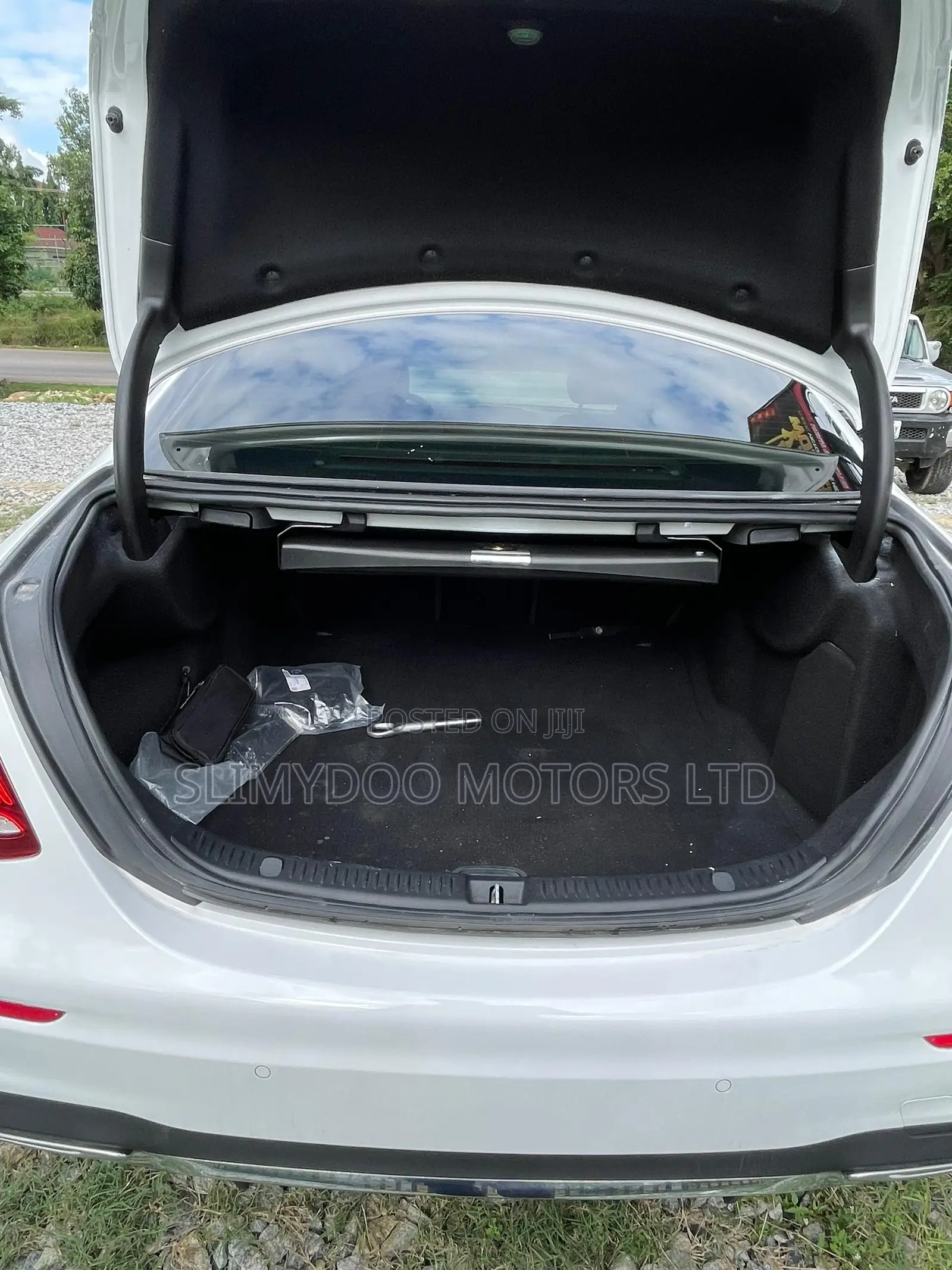 Mercedes-Benz E300 2018 White
