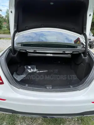 Mercedes-Benz E300 2018 White