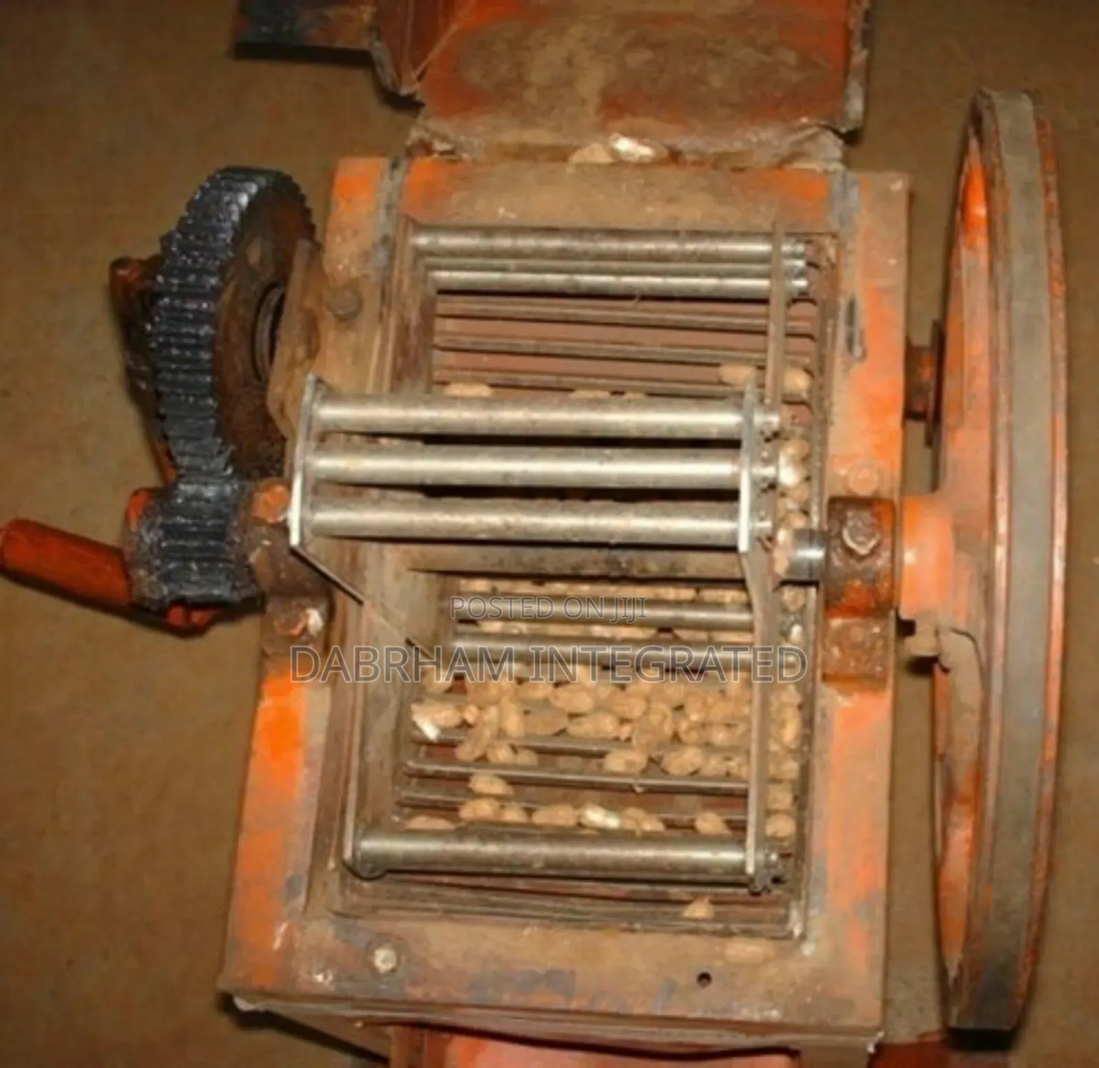 Grandnut Shelling Machine