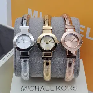 High Quality Luxury Female Chain Watches