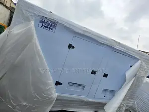《》High Quality Perkins Diesel Soundproof Gen Sp250kva 2years