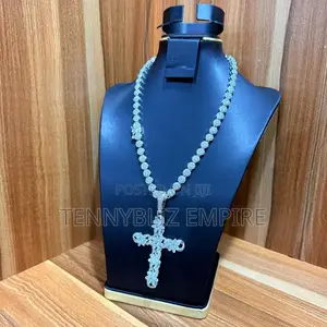 High-Quality Iced Latest Luxury Pendant Cross Blings
