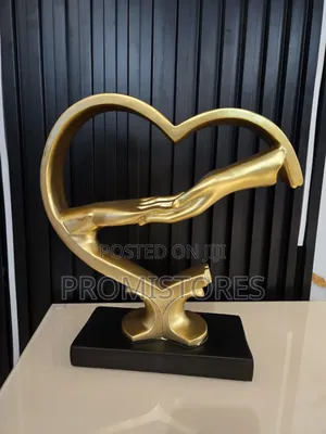 New Design Creature Handshake Figurine (Big)