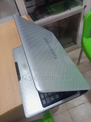 Laptop Toshiba Satellite L730 4GB Intel Core I3 HDD 320GB
