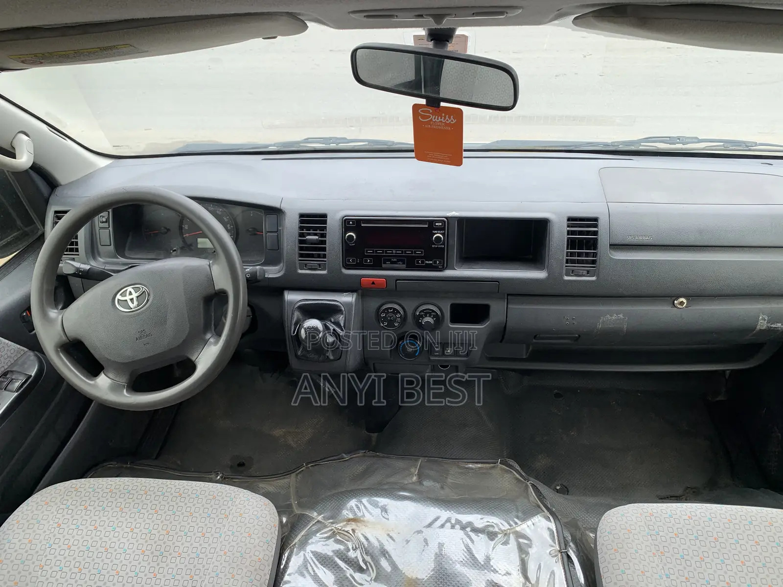 Toyota HiAce 2016 White