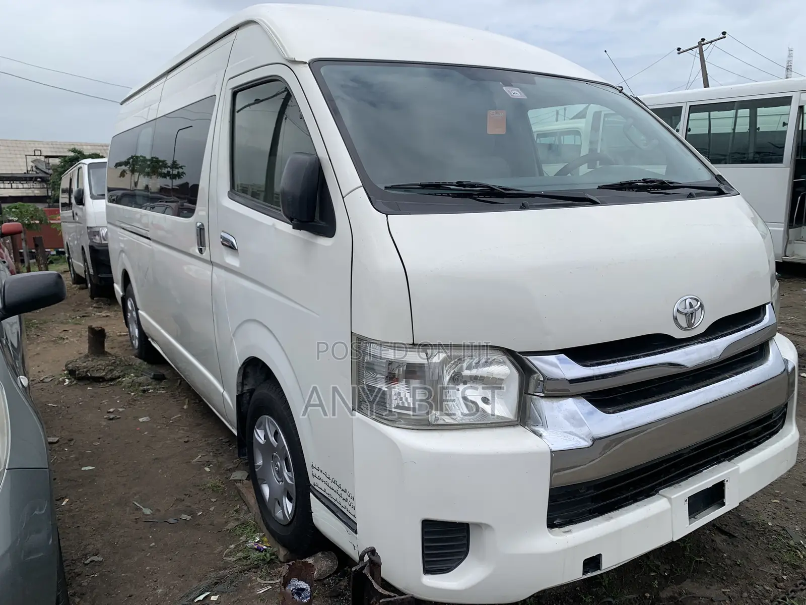 Toyota HiAce 2016 White