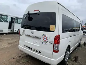 Toyota HiAce 2016 White
