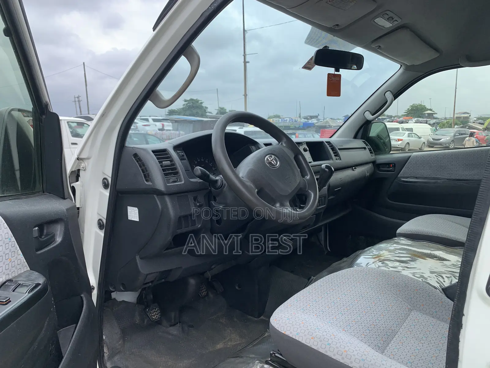 Toyota HiAce 2016 White