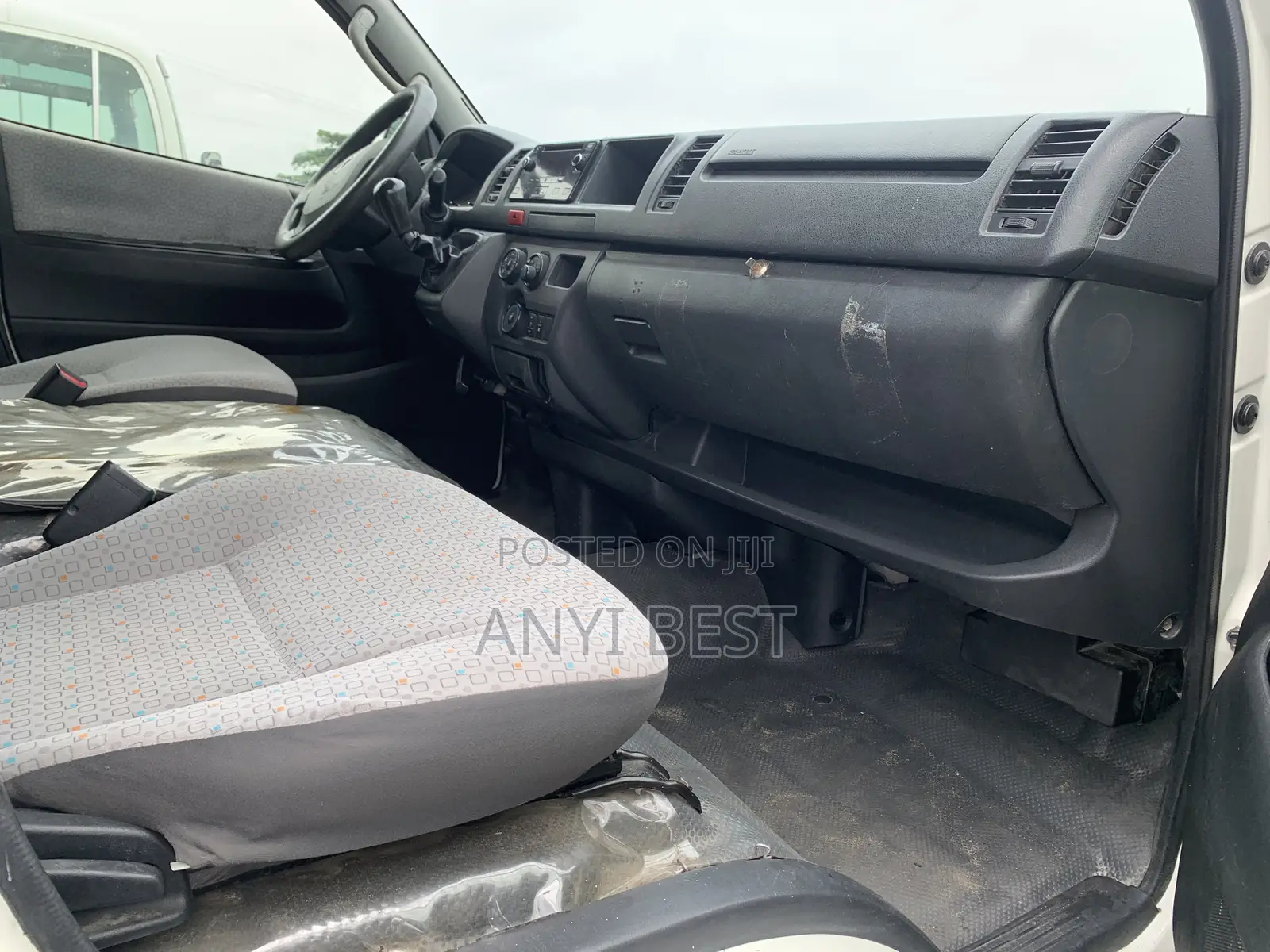 Toyota HiAce 2016 White