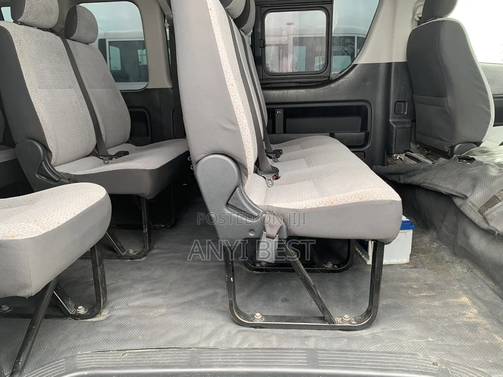 Toyota HiAce 2016 White