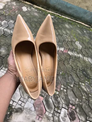 Nude Office Shoe - Block Heel (40)
