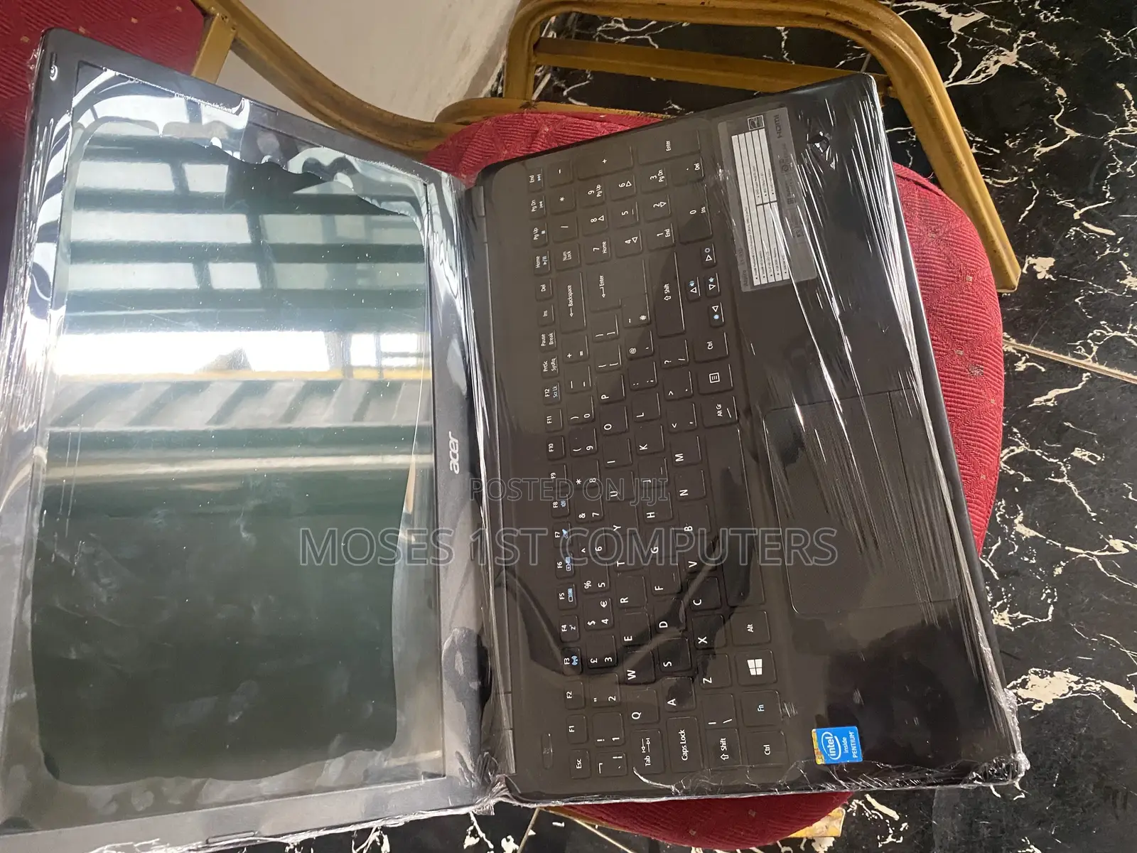 New Laptop Acer 4GB Intel HDD+SSD 320GB
