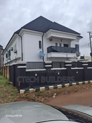 3bdrm Block of Flats in Benin City for rent