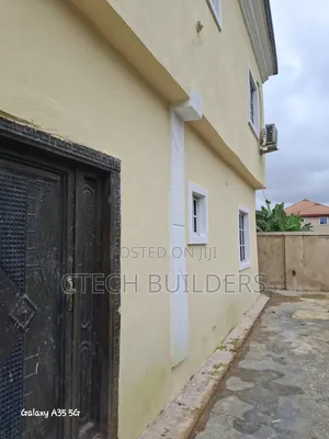 3bdrm Block of Flats in Benin City for rent