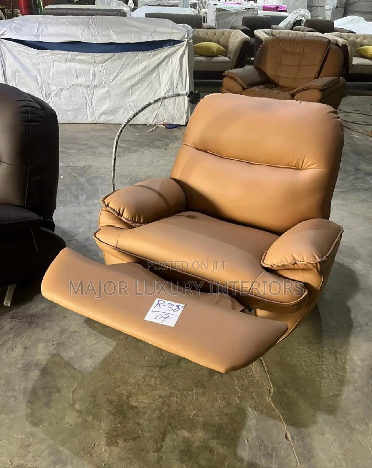 Relaxable Single Sofa With Spring Lifter
