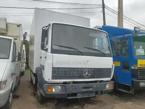 Mercedes Benz 814 Cargo German Truck With Helper Springs 2007 White