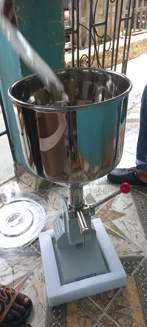 Manual Liquid Filling Machine