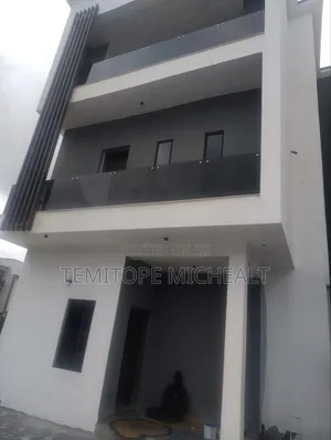 5bdrm Duplex in Wuye Close To Market for sale