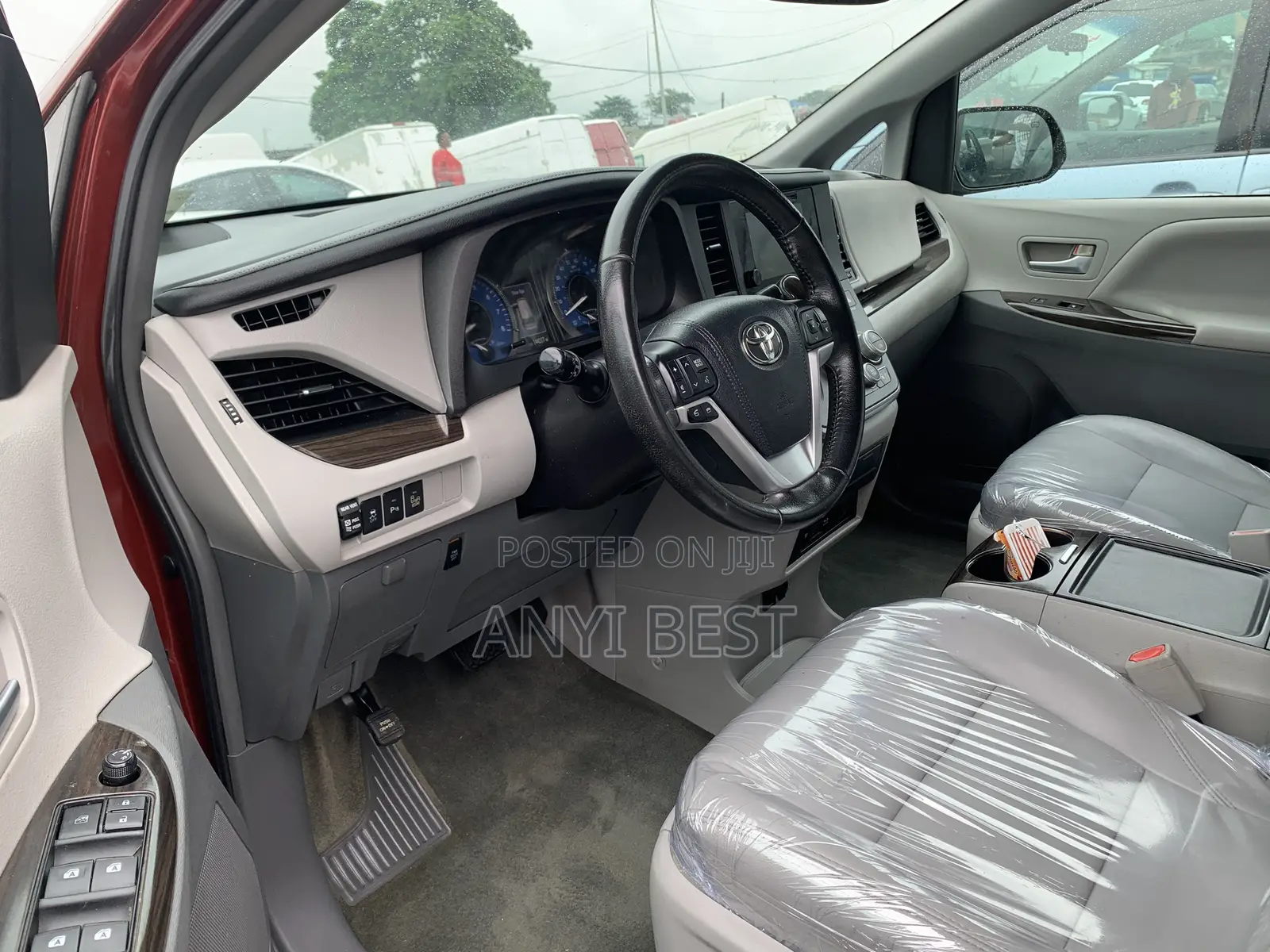 Toyota Sienna 2016 Red