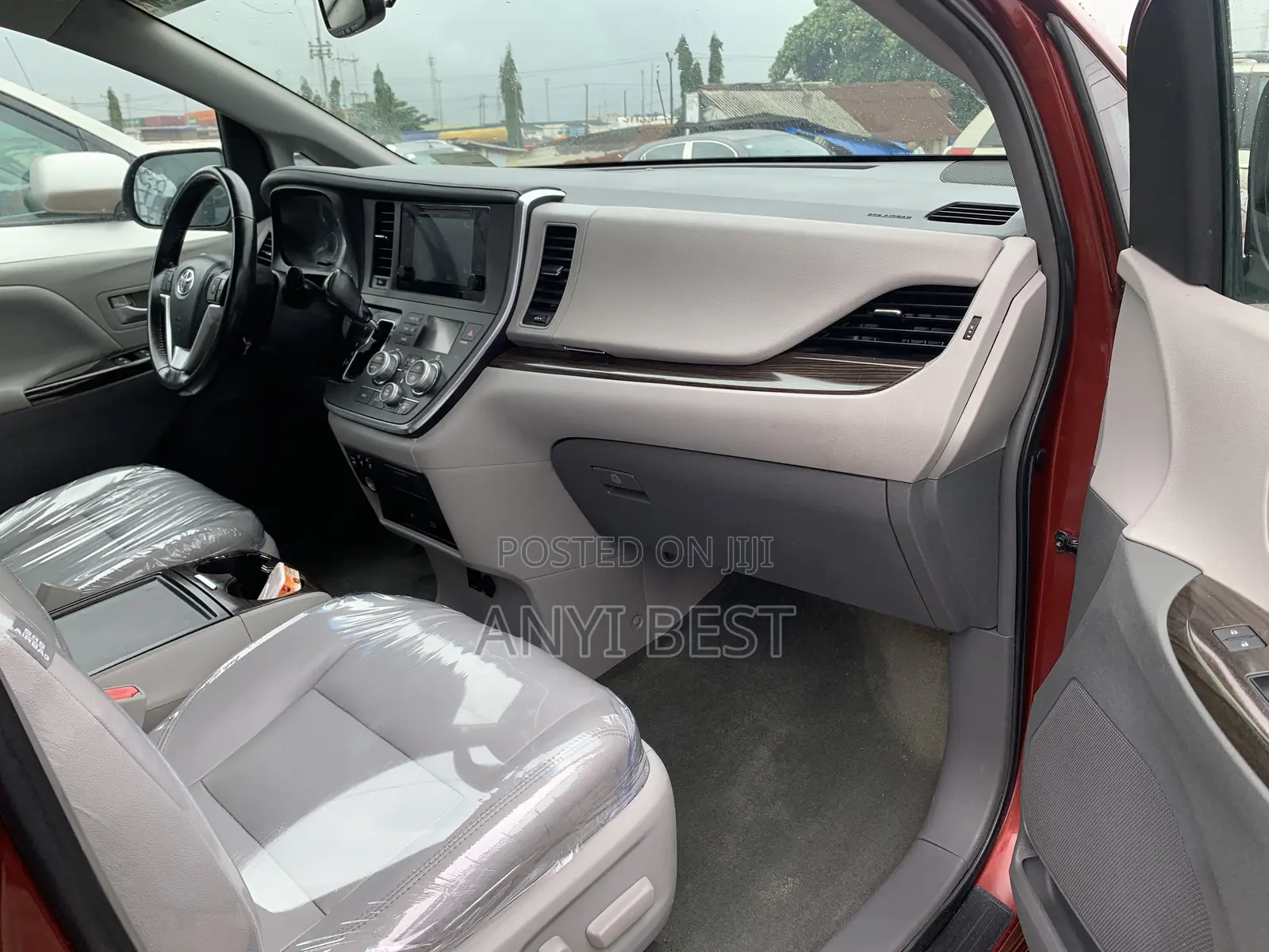 Toyota Sienna 2016 Red